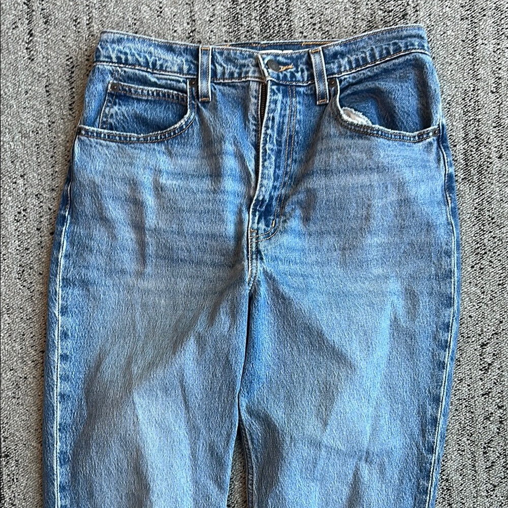 Levi's High Rise Blue Jeans - Picture 8 of 11